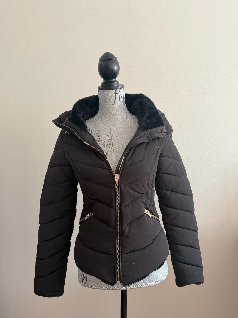 ZARA Black Fitted Puffer Jacket Faux Fur Hood Gold Zip XS